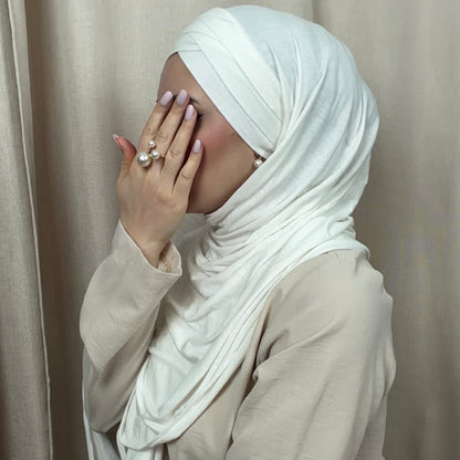 Praktischer X-Hijab