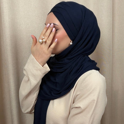 Praktischer X-Hijab