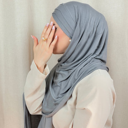 Praktischer X-Hijab
