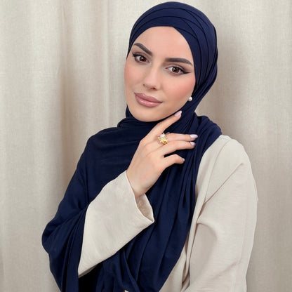 Praktischer X-Hijab