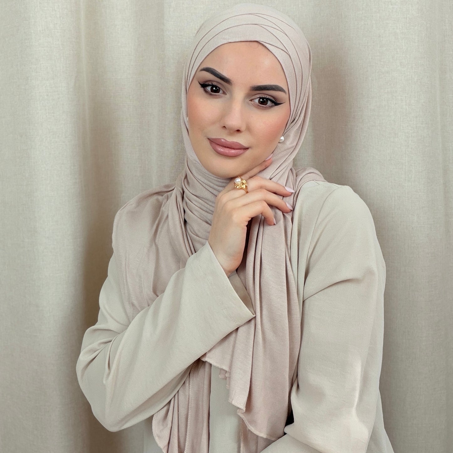 Praktischer X-Hijab
