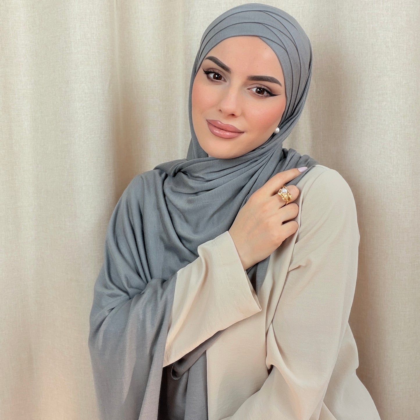 Praktischer X-Hijab